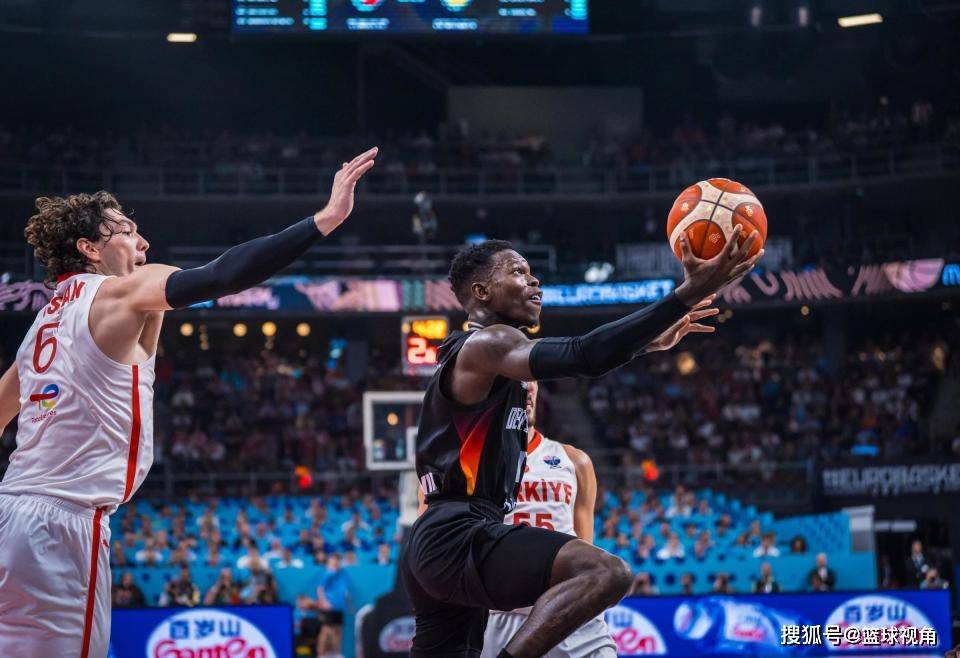 包含欧洲杯选手发挥出色，荣膺最佳MVP的词条