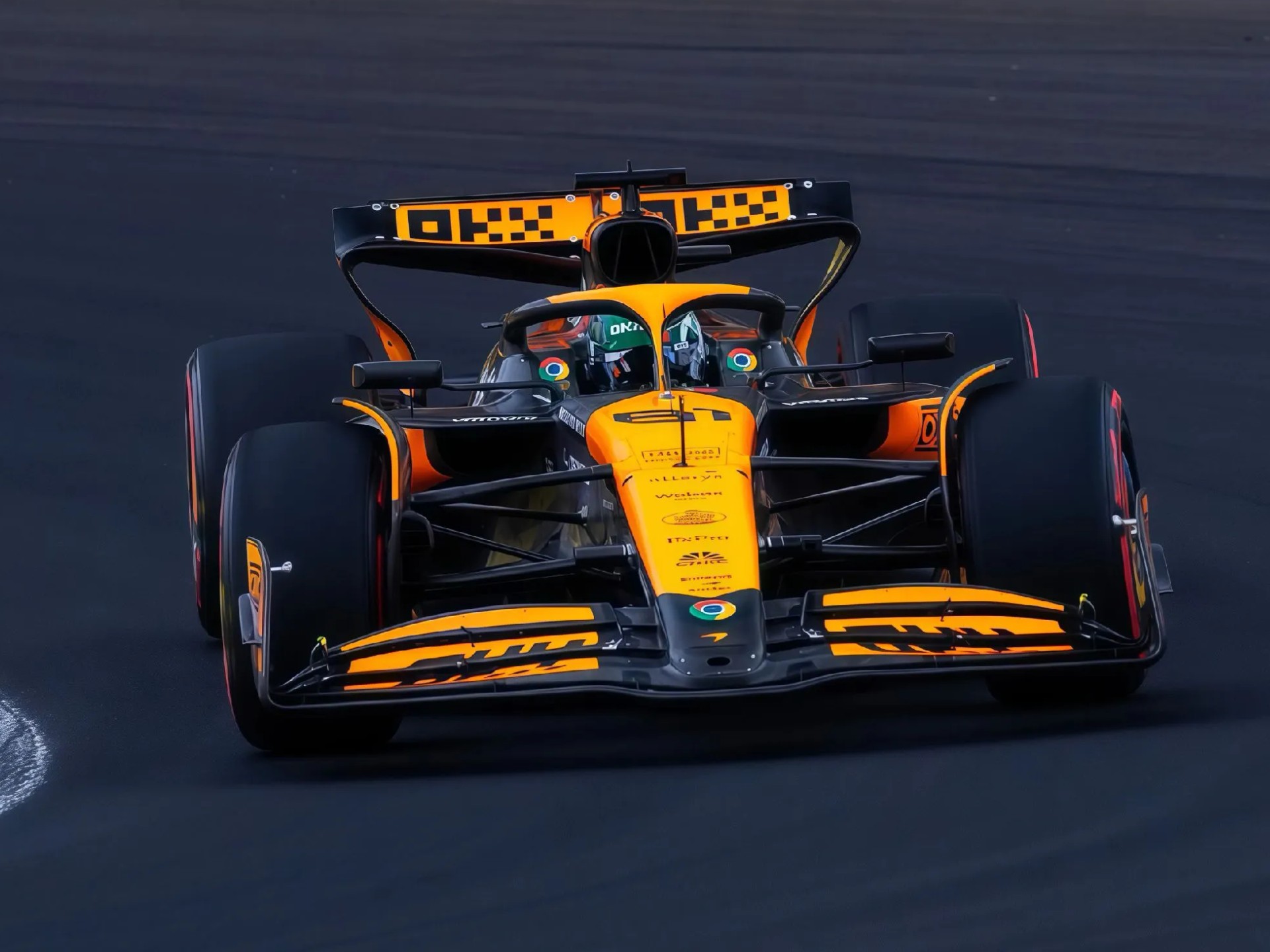 包含雷诺车队险胜迈凯伦，周冠宇高光表现的词条