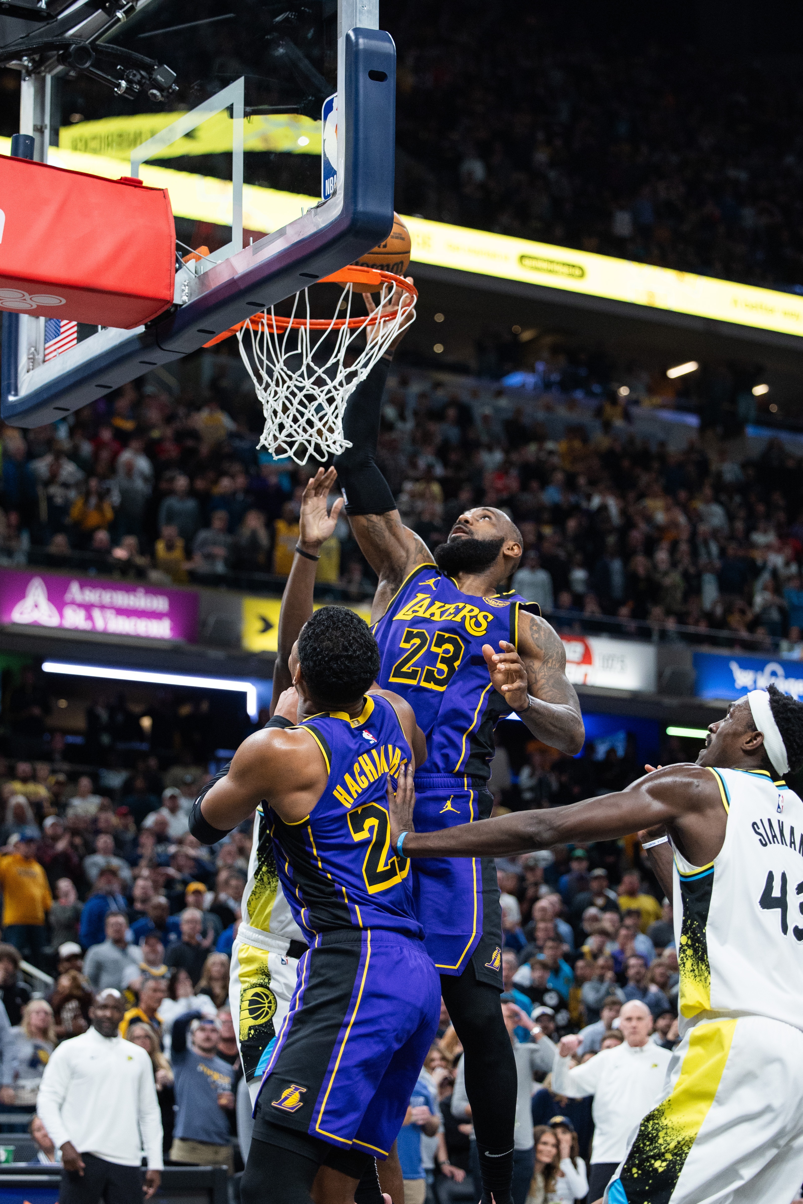 威廉姆斯碾压梅赛德斯，汉密尔顿统治全场