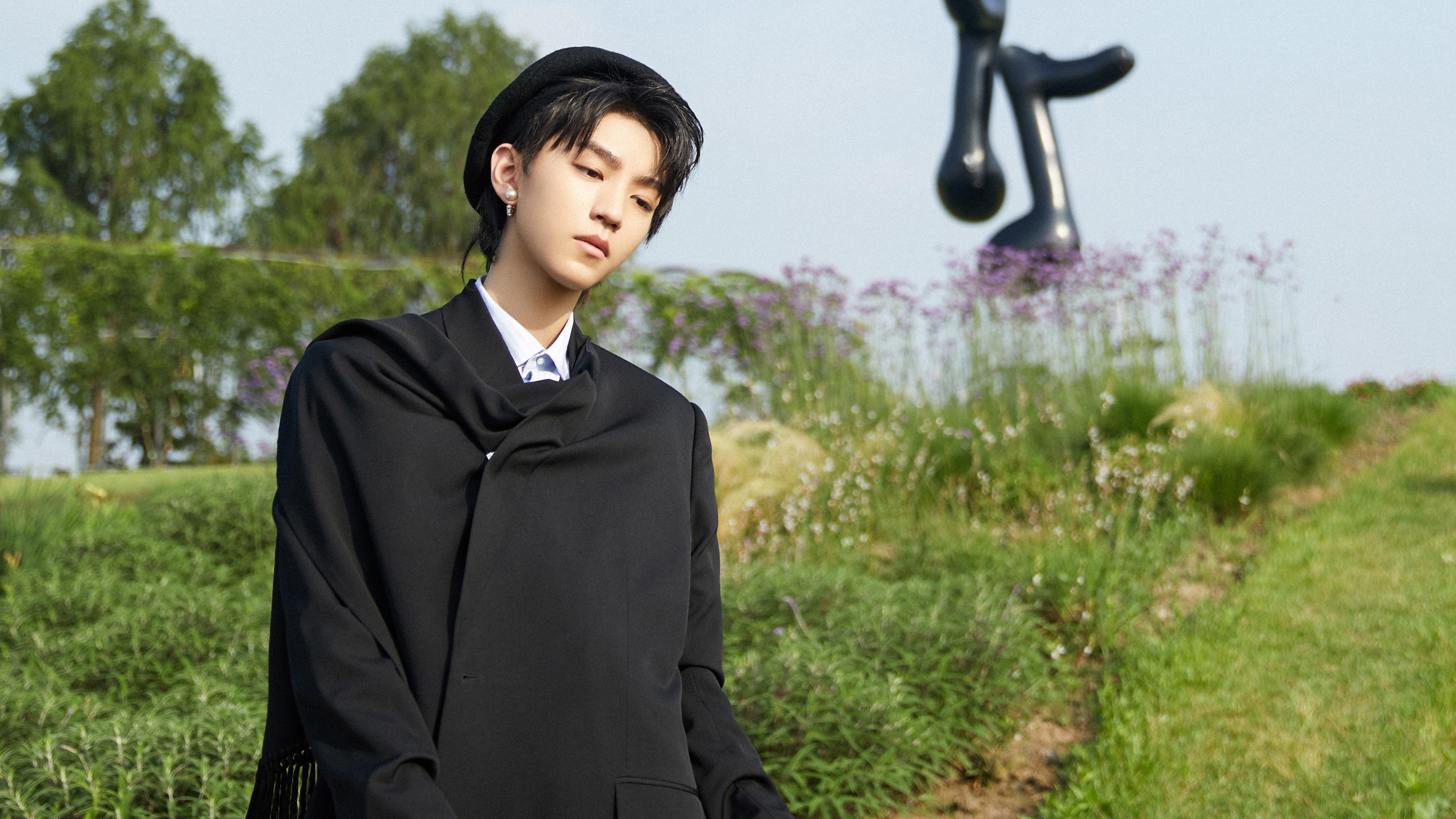 冷焰交辉，弗拉霍维利的个人神话与墨西哥的团队史诗