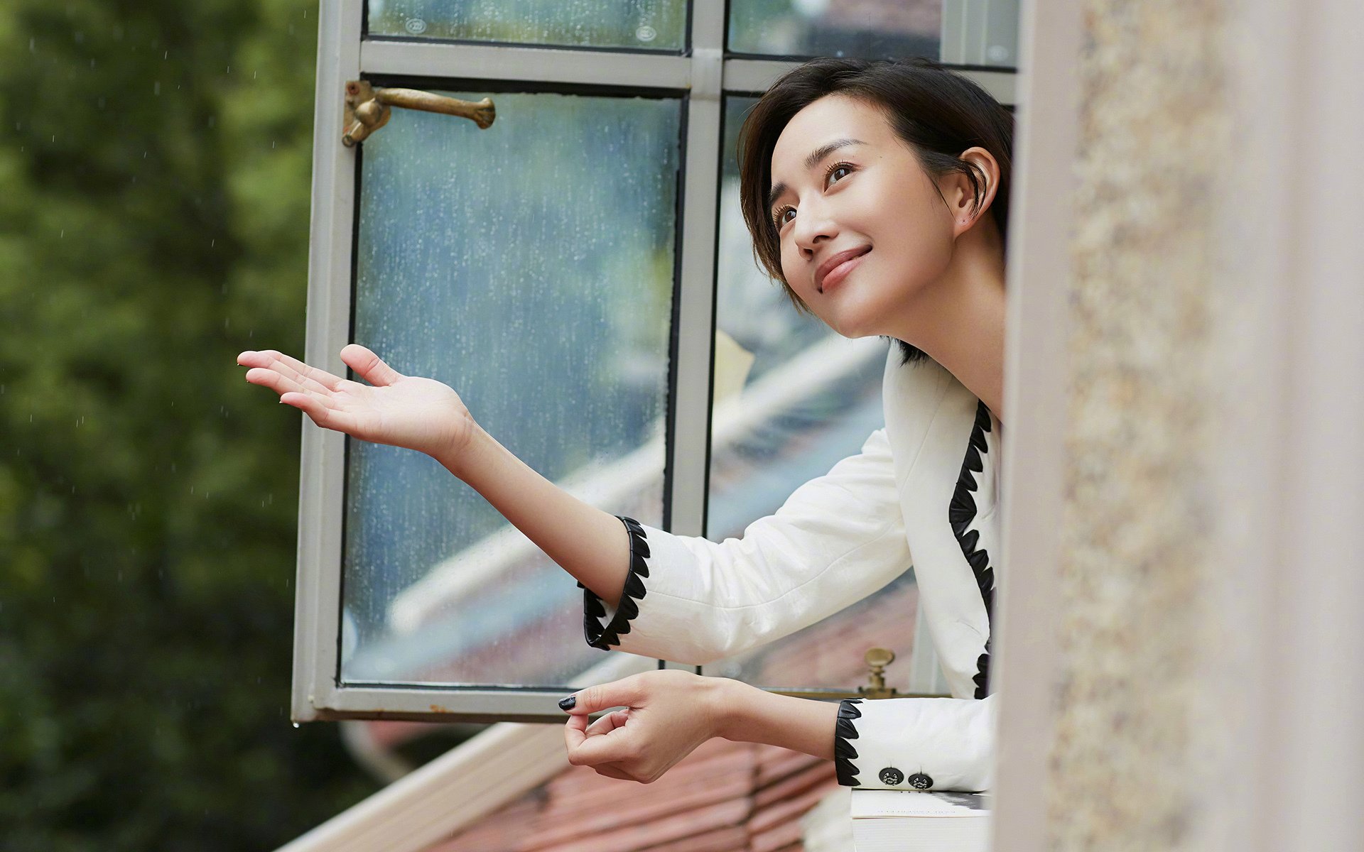 同一天的两颗子弹，一颗穿过布鲁塞尔篮筐，一颗射穿威斯特法伦的神经